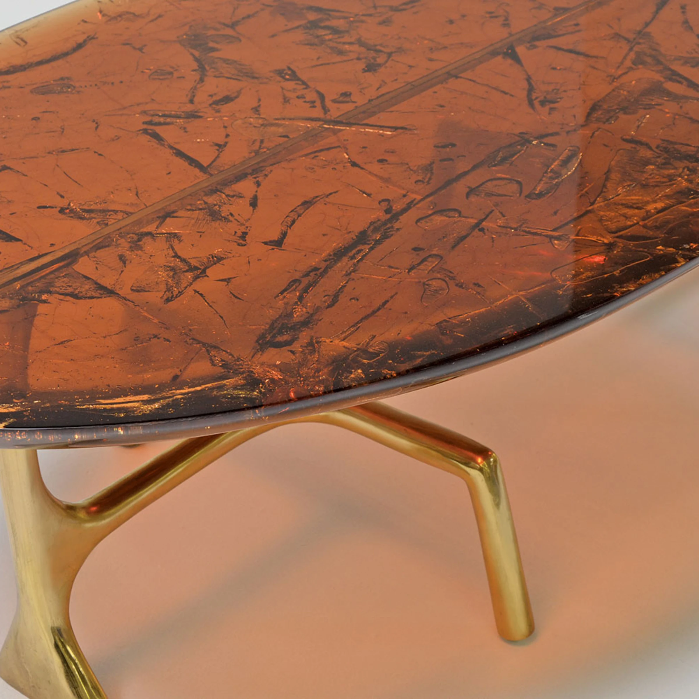 Uovo Fractured Resin Coffee Table